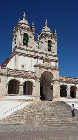 12-sanktuarium_matki_bozej_w_nazare_-_portugalia.jpg