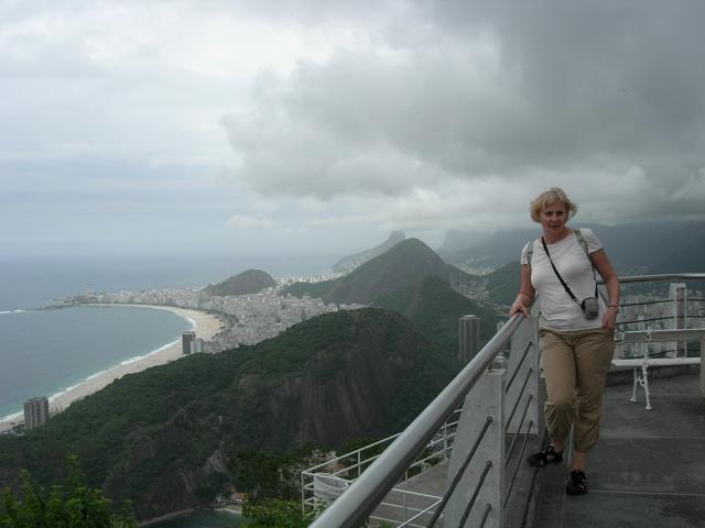 40-ewa_w_rio_de_janeiro-w_dole_plaza_copacabana_brazil.jpg