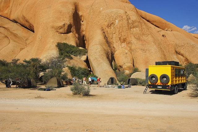 47-kamping_w_spitzkoppe.jpg