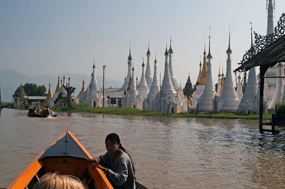 87-widok_na_pagody_od_strony_rzeki_irawadi.jpg