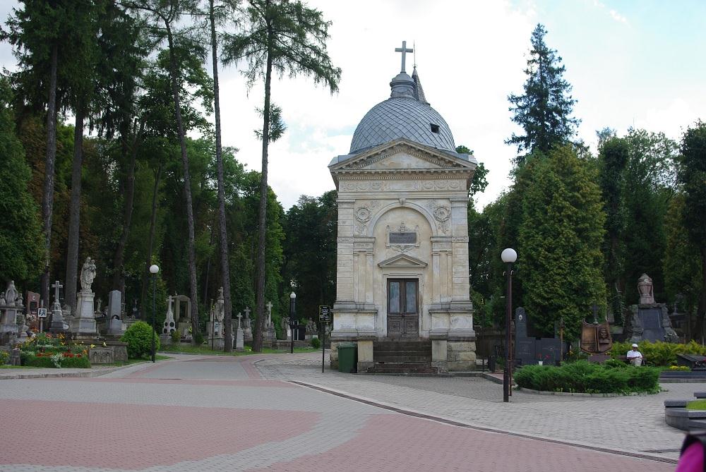 43-cmentarz_lyczakowski-_kaplica_baczewskich-_tych_od_wodek.jpg