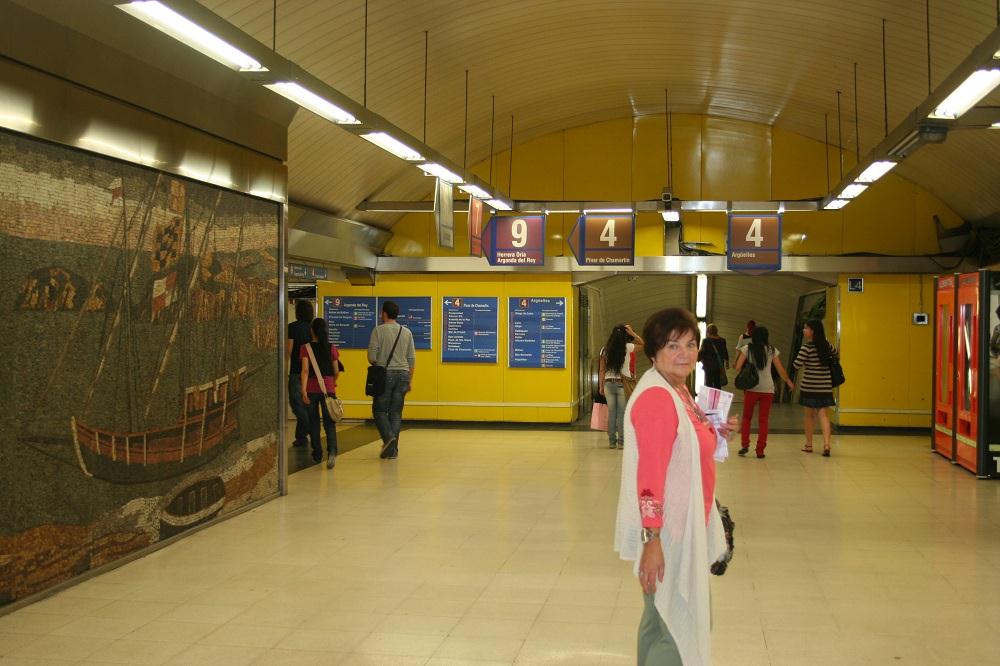 01-avenida_de_america-stacja_metra_w_madrycie.jpg