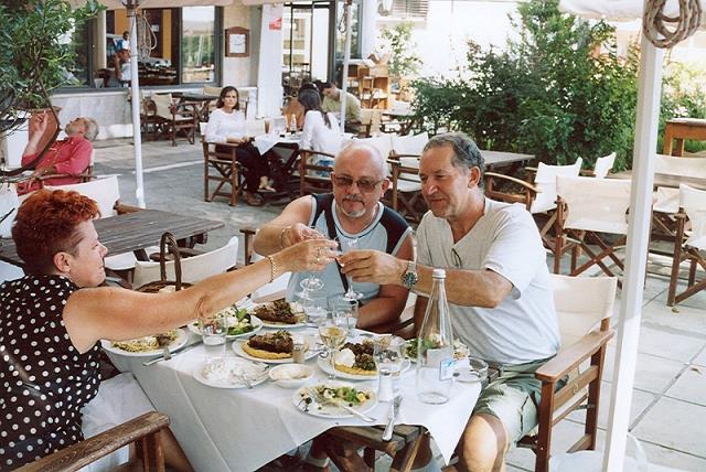 17-w_greckiej_restauracyjce-2004.jpg