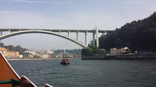 62-widok_na_nadbrzerza_rzeki_douro_w_porto.jpg