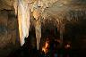 12-stalaktyty_i_zwiedzajacy_grote