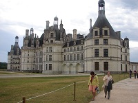 Zamek Chambord-dlugosc glownej fasady-128m - Francja