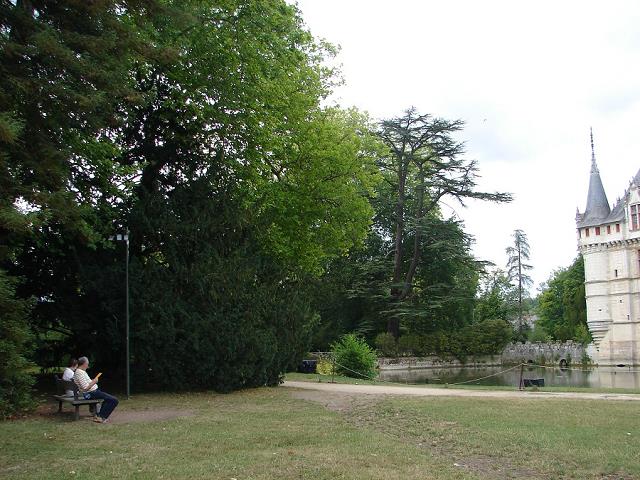 30-park_kolo_zamku_azay-le-rideau.jpg