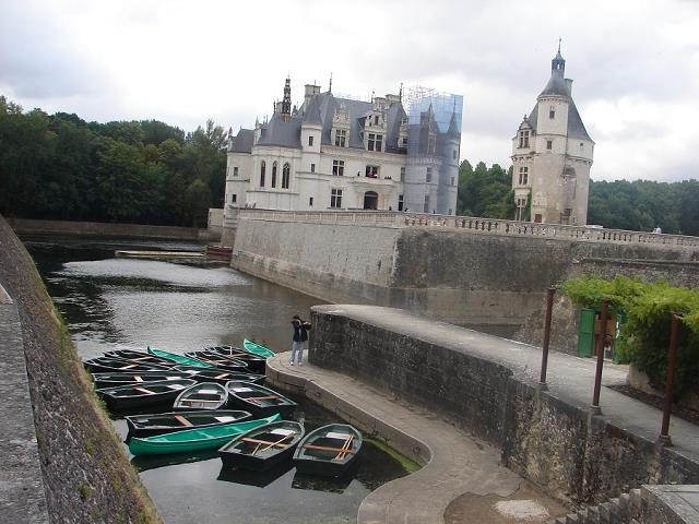 35-fosy_otaczajce_zamek_chenonceau.jpg