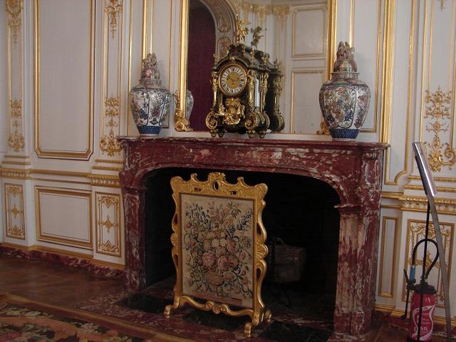 65-sala_z_kominkiem_w_zamku_chambord.jpg