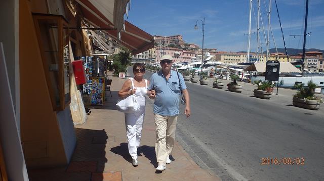 57-ela_i_stefan_na_spacerze_w_portoferraio-elba_-_2016.jpg