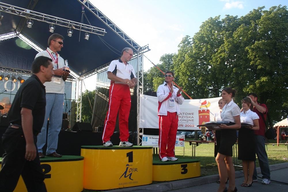 30-wedkarze_na_podium-torun_2009.jpg
