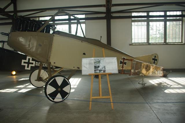 10-aviatik_c.iii_-_niemcy_-_rozpoznawczo_bojowy_1917.jpg