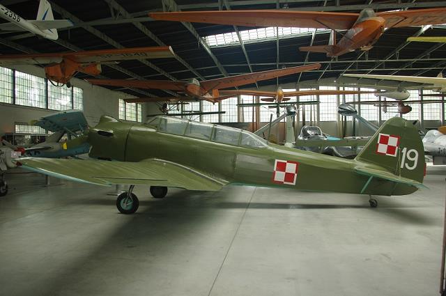 35-jakowlew_jak-18_-_zsrr_i_wegry_-_szkoleniowy_1956.jpg