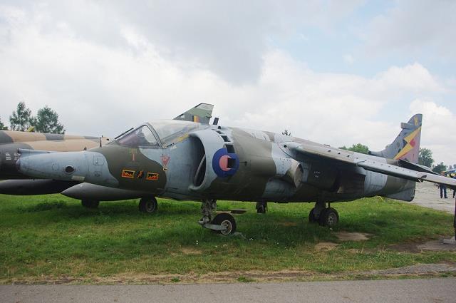 39-bae-harrier_br3-pionowego_startu_-_anglia_-_szturmowy_1971.jpg