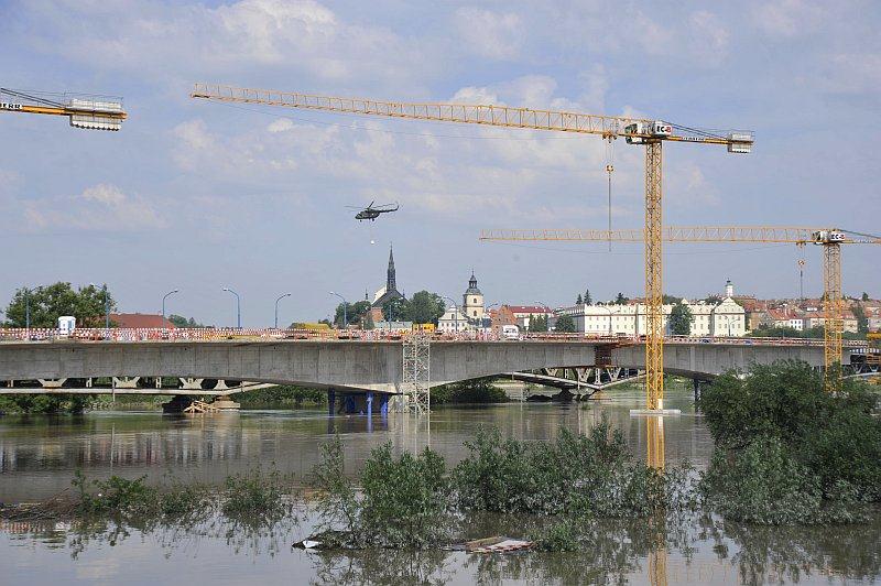 06-budowa_mostu_na_wisle_w_sandomierzu.jpg