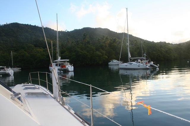 23-ranek_w_zatoce_marigot_bay-st_lucia.jpg