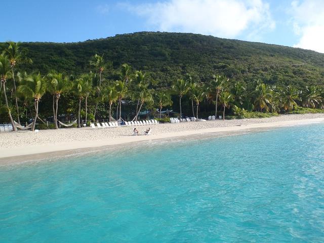128-plaza_white_bay_na_brytyjskiej_wyspie_-_jost_van_dyke_.jpg