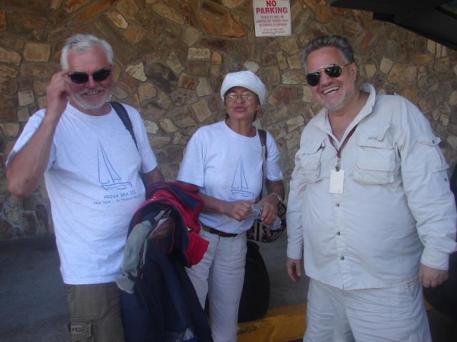 152-mirek-lucyna-darek_na_lotnisku_w_charlotte_amalie_-21_listopad_2011.jpg