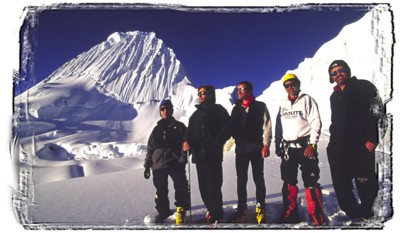 01-Uczestnicy wyprawy na Alpamayo od lewej Edward Bochnak,Piotr Tomala,Mikolaj Czyzewski,Eugeniusz Chomczyk,Ryszard Knapczyk