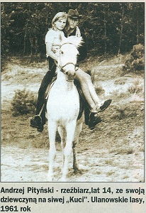 AP i dziewczyna na koniu