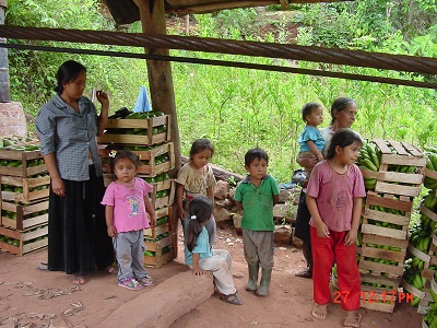 08-Mieszkancy jednej z wiosek w Peru
