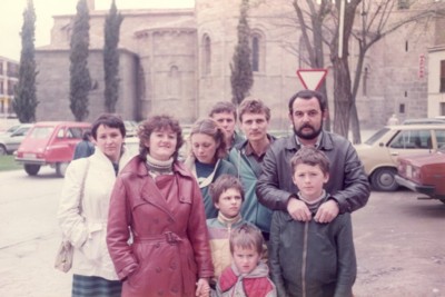 04-Polacy w Awili-od lewej-Danuta-Mirka-Basia-Tadeusz-Jacek i Juan z broda-maj 1984.jpg