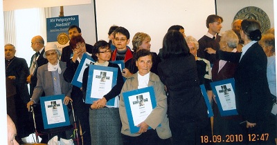 Laureaci-Jolanta Wozniakowska - trzecia z lewej.jpg