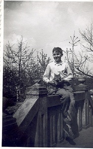 Na ganku domu sandomierskiego w wieku 12 lat