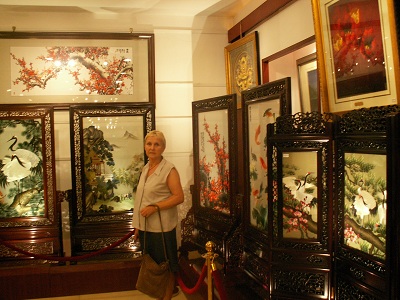 Suzhou. W sklepie Instytutu Hafciarstw